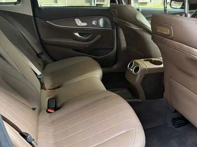 Mercedes-Benz E-Class 2020 — фото 12