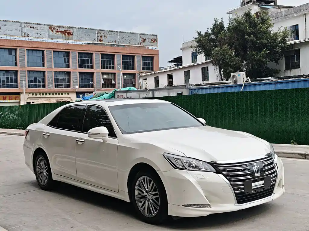 Toyota Crown 2017 — фото 3