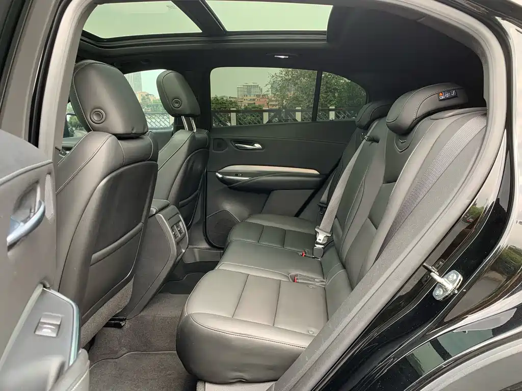 Cadillac XT4 2020 — фото 15