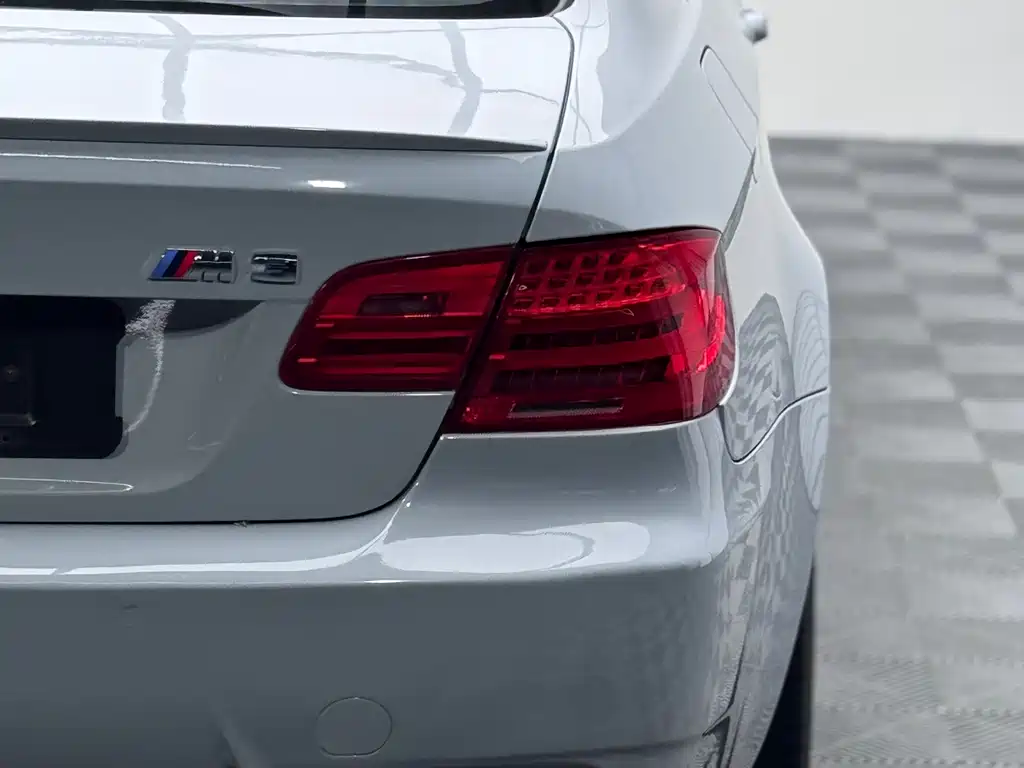 BMW M3 2011 — фото 9