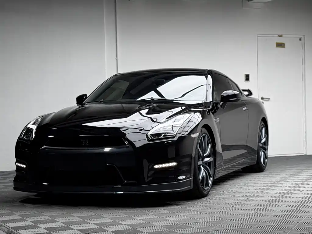 Nissan GT-R 2014