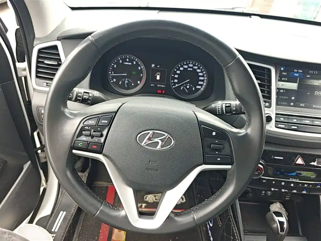 Hyundai Tucson 2017 — фото 17