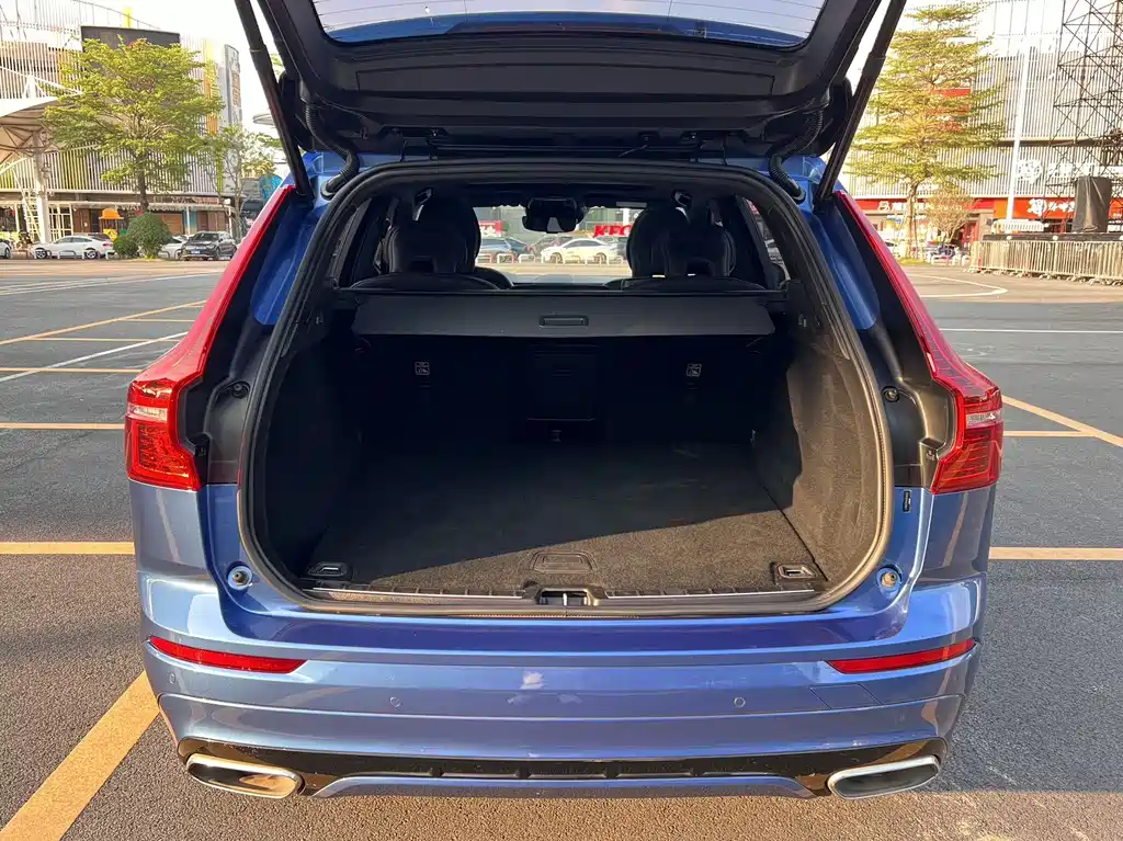 Volvo XC60 2020 — фото 11