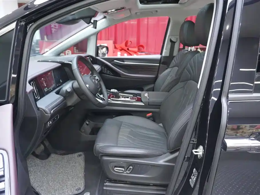 GAC Motor Trumpchi M8 2025 — фото 17