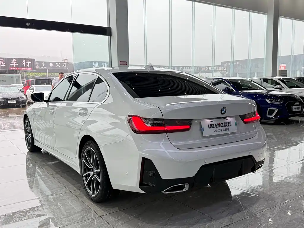 BMW 3 Series 2025 — фото 10