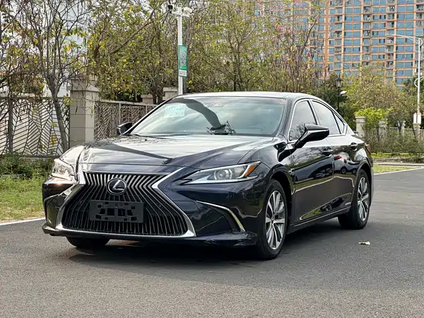 Lexus ES 2018