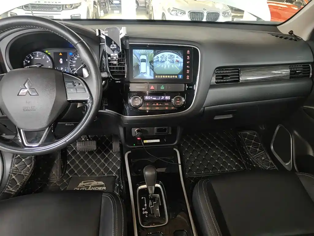 Mitsubishi Outlander 2019 — фото 13