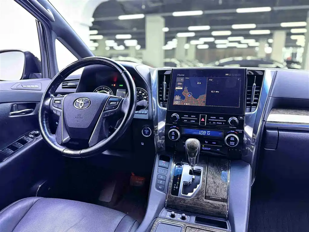 Toyota Alphard 2021 — фото 19