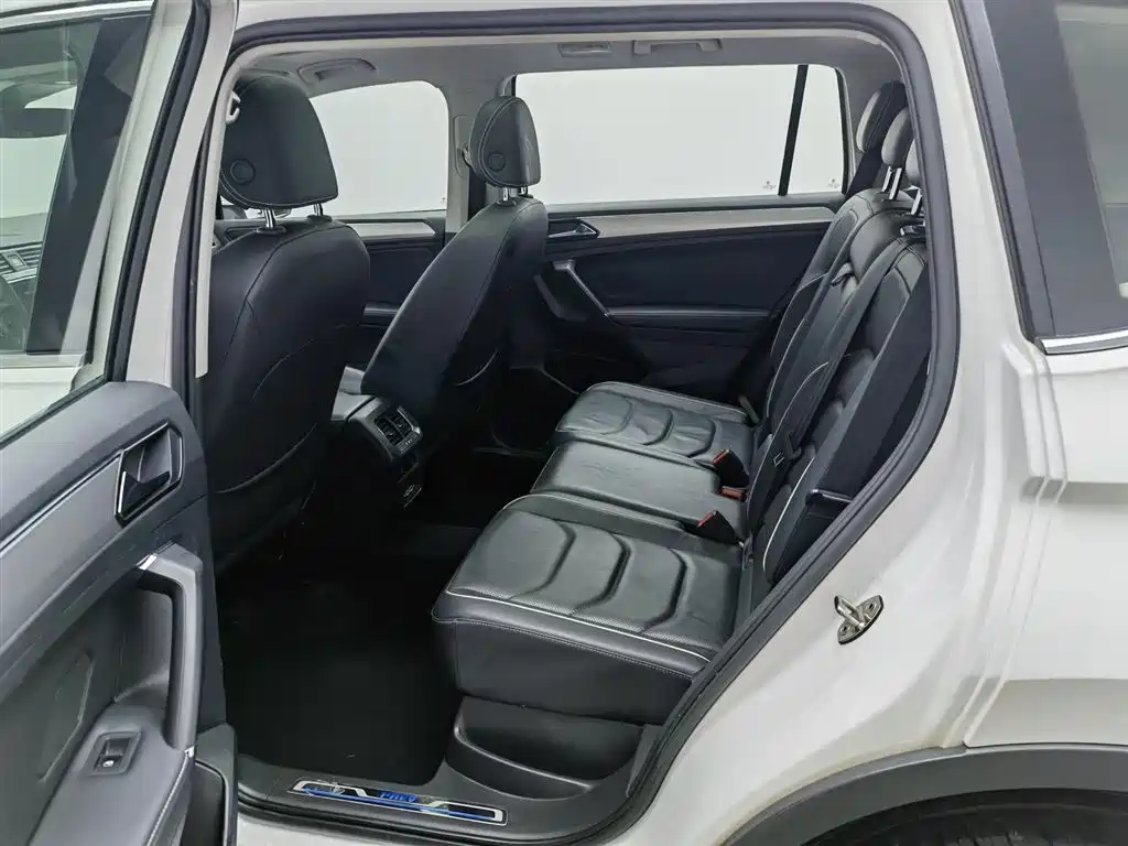 Volkswagen Tiguan L PHEV 2020 — фото 15
