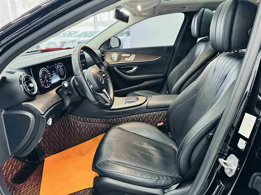 Mercedes-Benz E-Class 2019 — фото 14