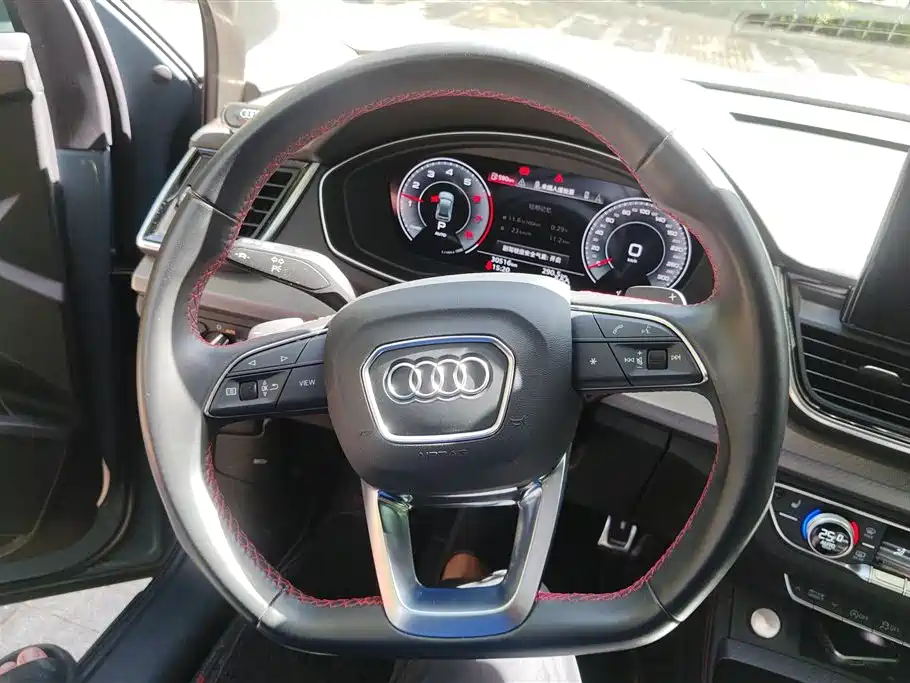 Audi Q5L 2022 — фото 15