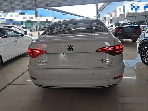 Volkswagen Sagitar 2020