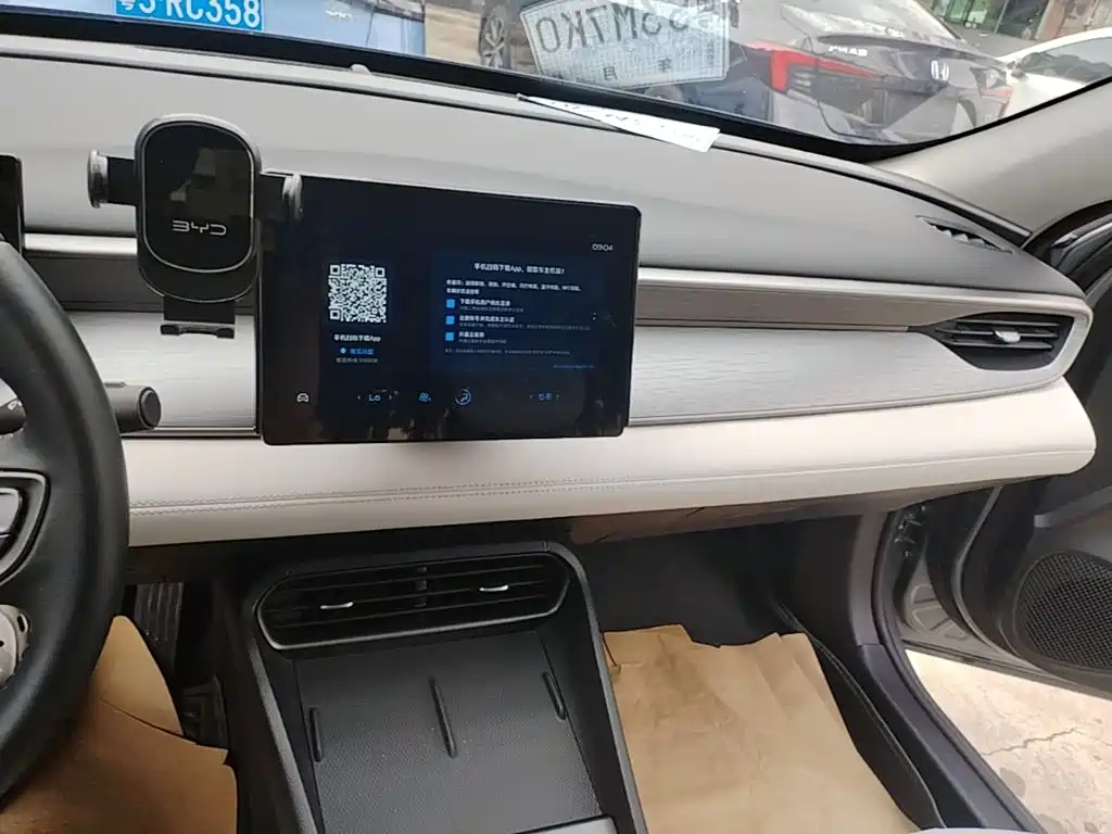 BYD Seal 05 DM-i 2025 — фото 13