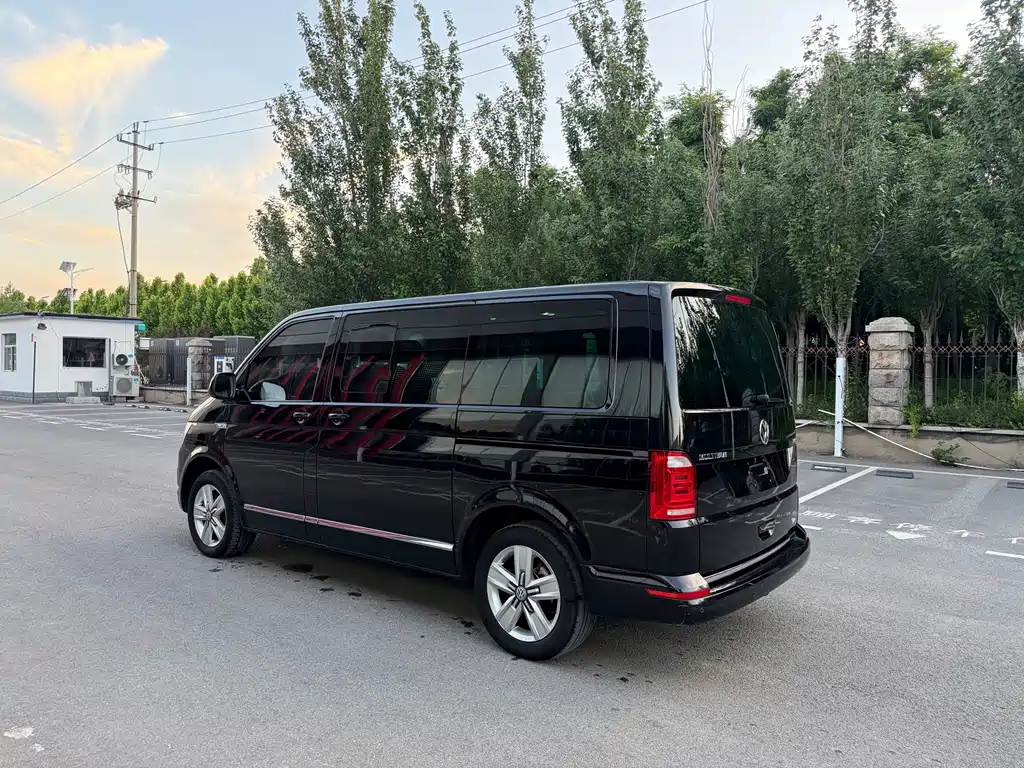 Volkswagen Multivan 2017 — фото 4