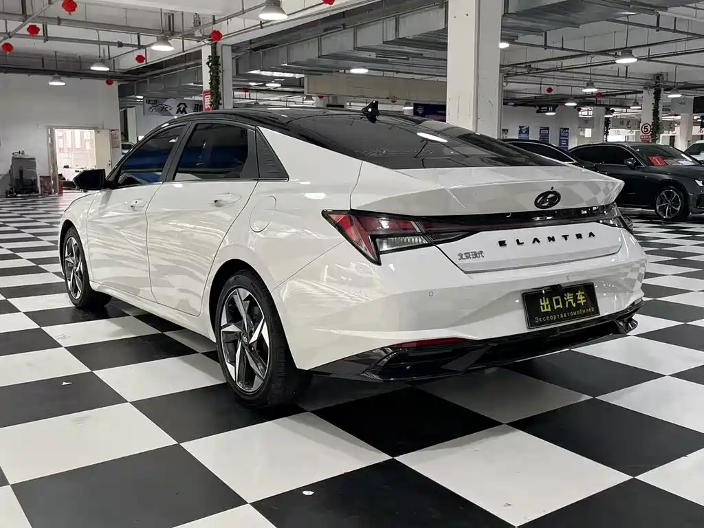 Hyundai Elantra 2021
