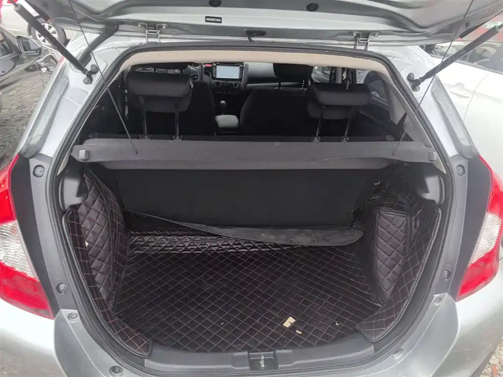 Honda Fit 2015 — фото 19