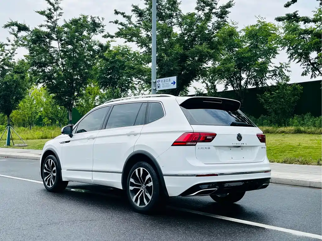 Volkswagen Tiguan L 2021 — фото 9