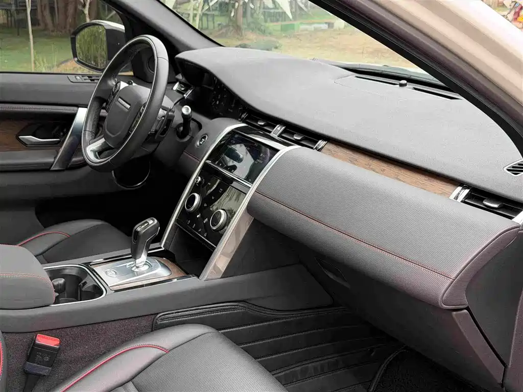 Land Rover Discovery Sport 2021 — фото 12