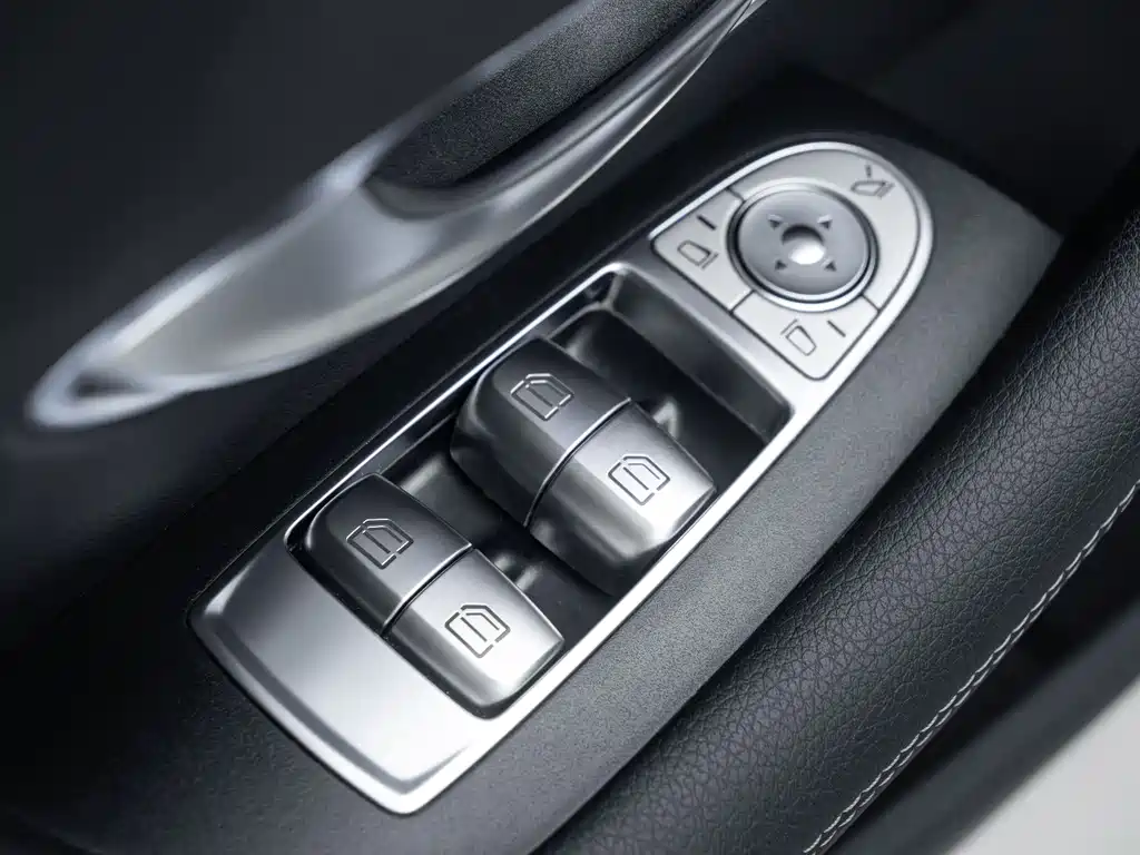 Mercedes-Benz E-Class 2023 — фото 10