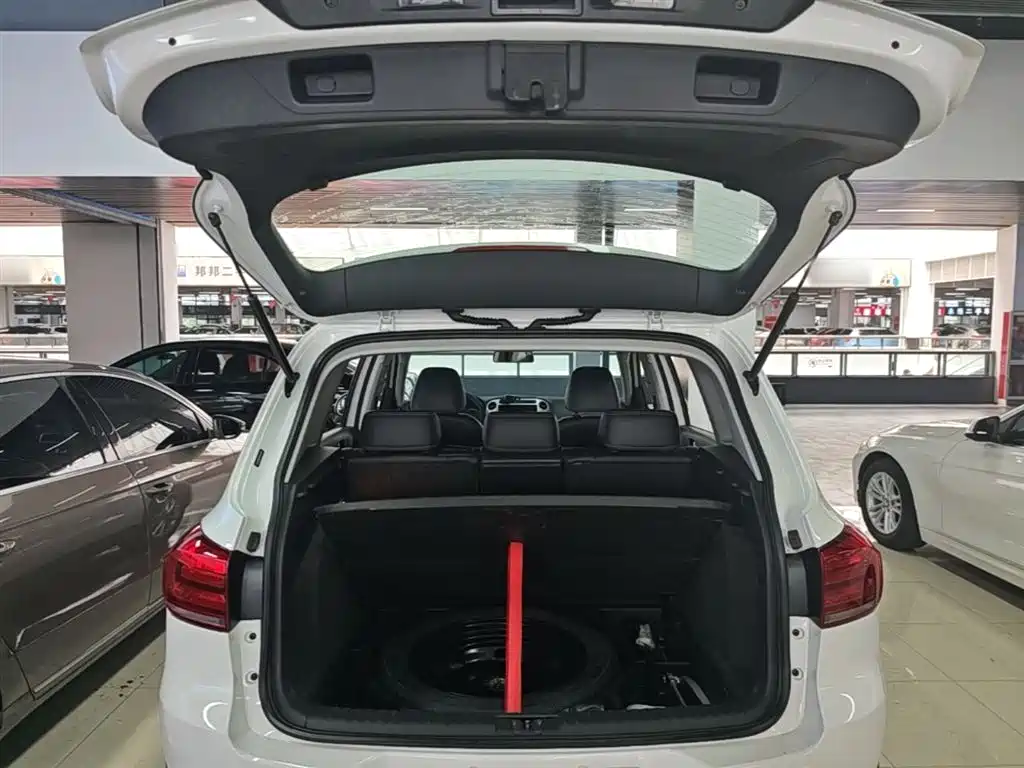 Volkswagen Tiguan 2019 — фото 19