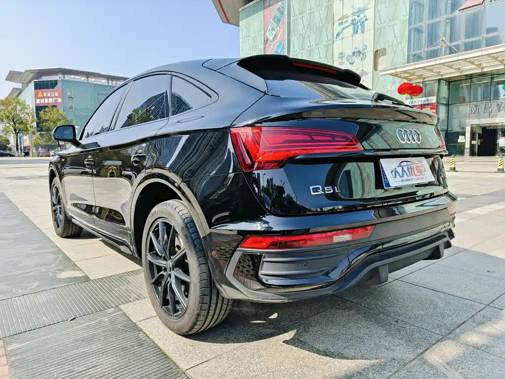 Audi Q5L Sportback 2022 — фото 5
