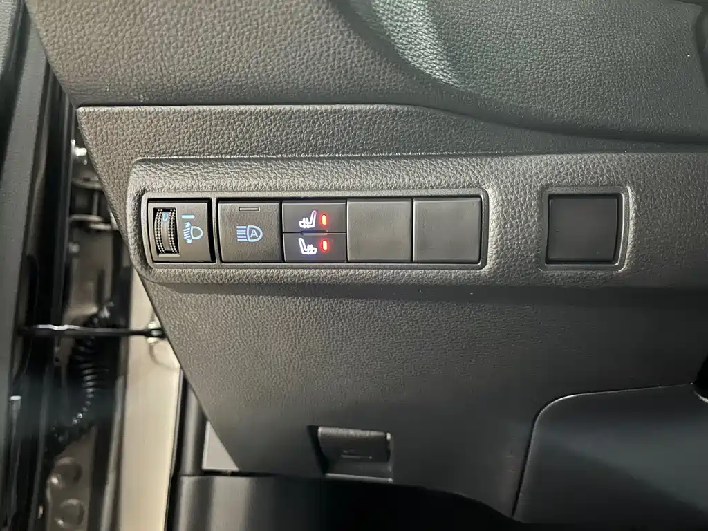 Toyota Corolla 2023 — фото 16