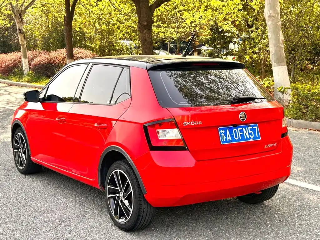 Skoda Fabia 2016 — фото 5