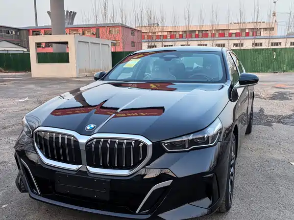 BMW 5 Series 2025