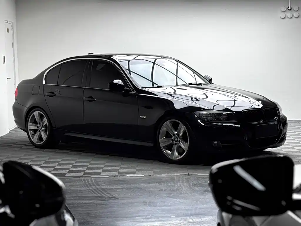 BMW 3 Series 2010 — фото 3