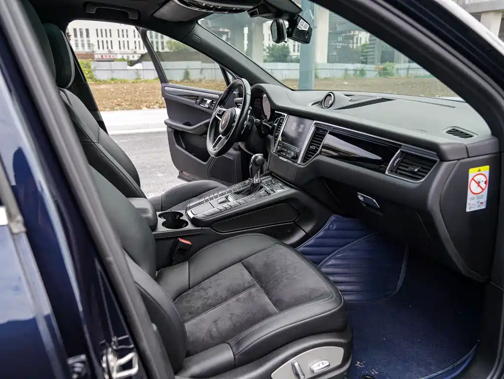 Porsche Macan 2017 — фото 14
