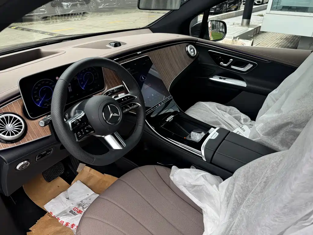 Mercedes-Benz EQE SUV 2025