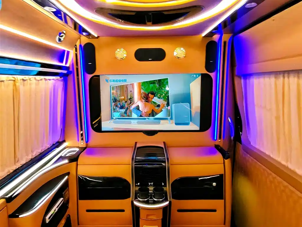 Mercedes-Benz Sprinter 2019 — фото 13