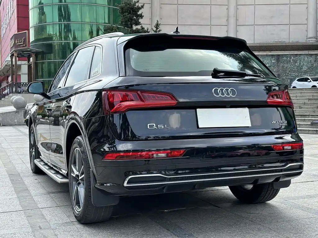 Audi Q5L 2018 — фото 7
