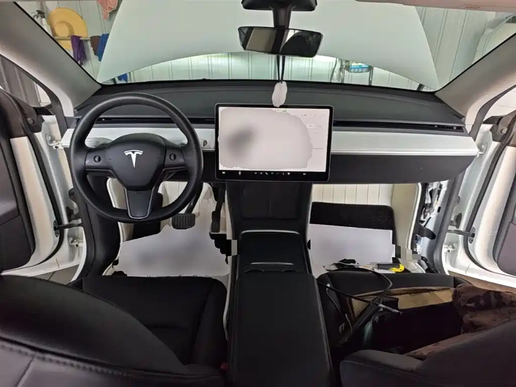 Tesla Model Y 2022 — фото 10