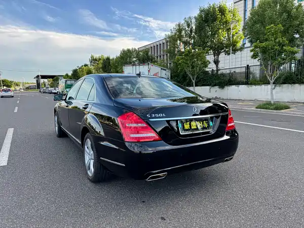 Mercedes-Benz S-Class 2012