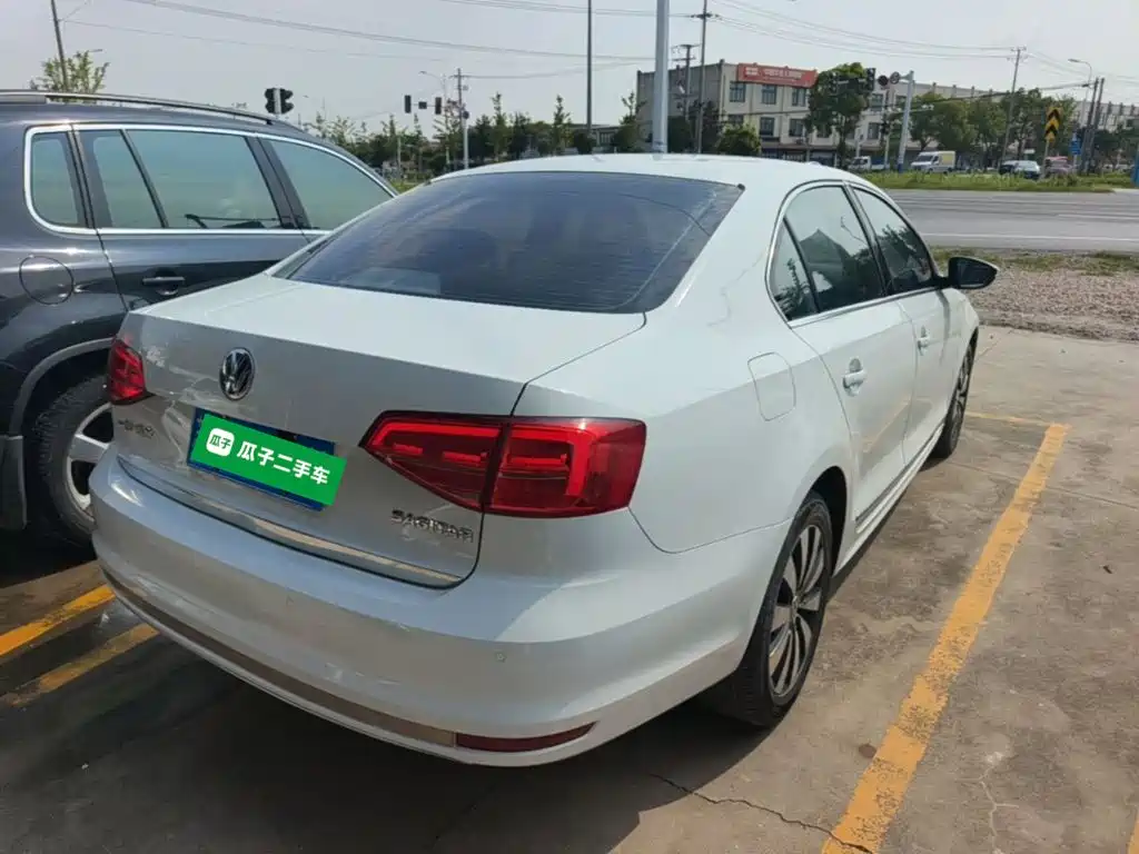 Volkswagen Sagitar 2017
