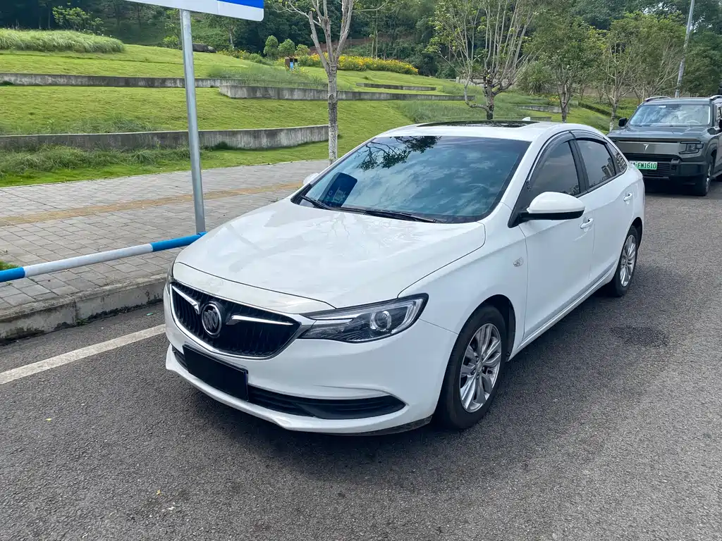 Buick Excelle 2019 — фото 1