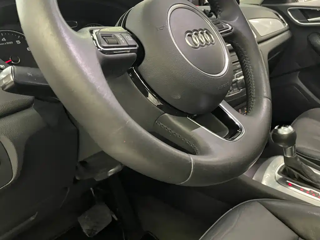 Audi Q3 2014 — фото 19