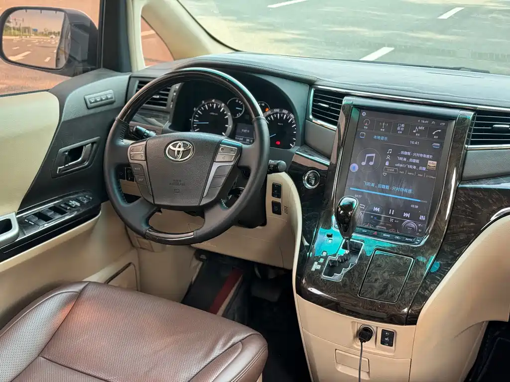 Toyota Alphard 2013 — фото 15