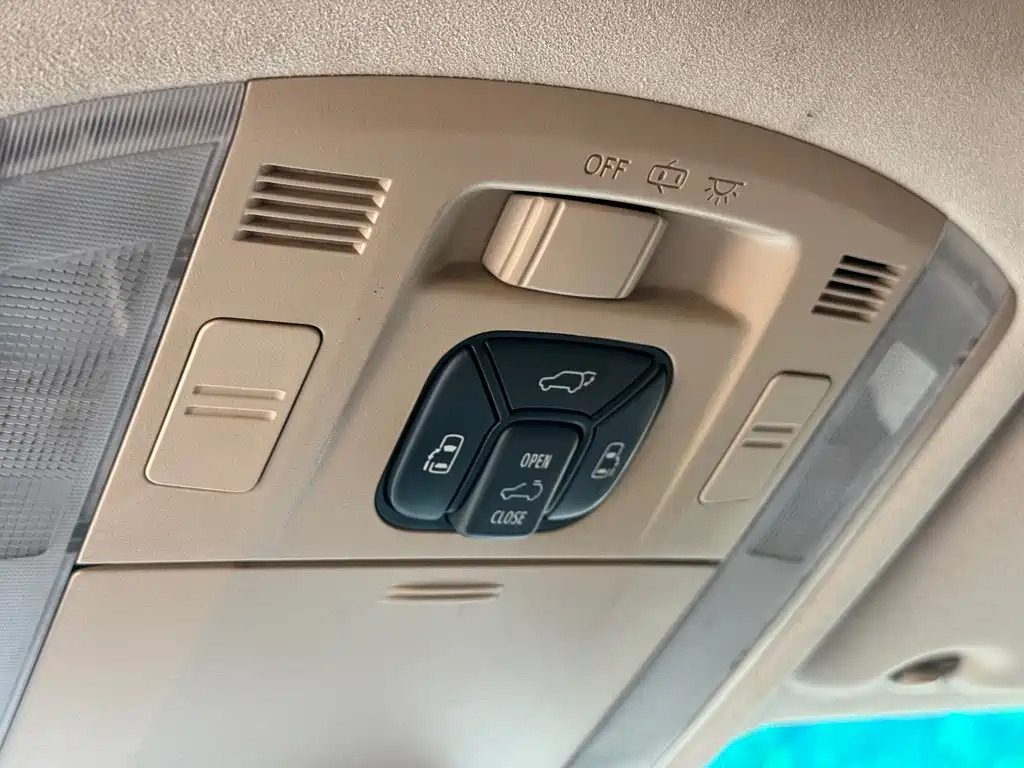 Toyota Alphard 2013 — фото 23