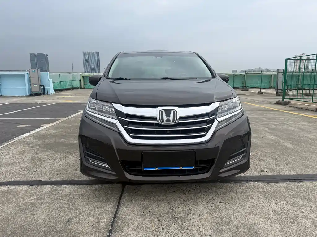 Honda Elysion 2016