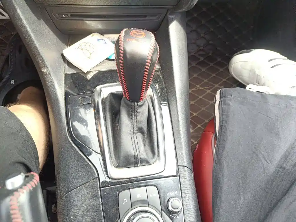Mazda 3 Axela 2016