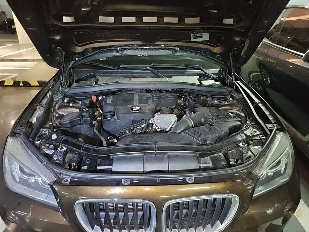 BMW X1 2014 — фото 11