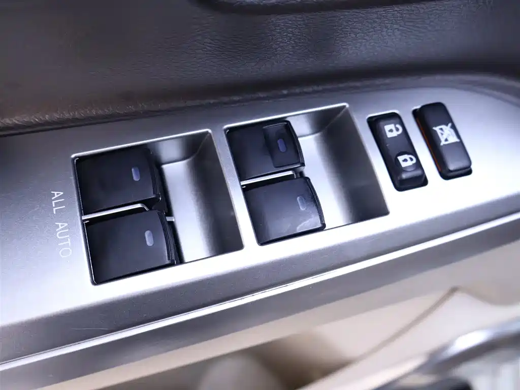 Toyota Land Cruiser 2019 — фото 17