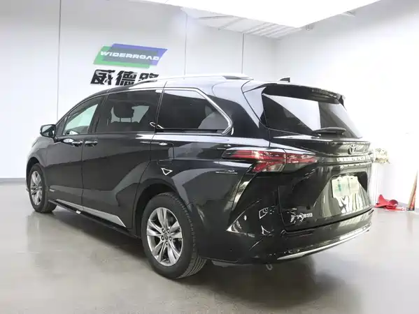 Toyota Sienna 2022