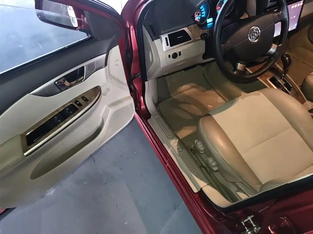 Buick Excelle 2015 — фото 16