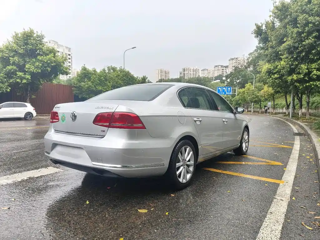 Volkswagen Magotan 2013