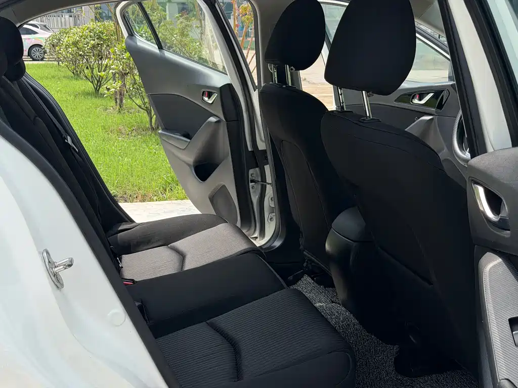 Mazda 3 Angkesela 2016 — фото 12