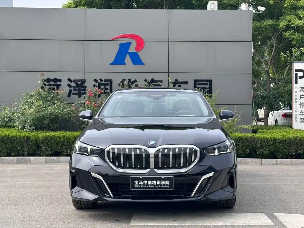 BMW 5 Series 2024