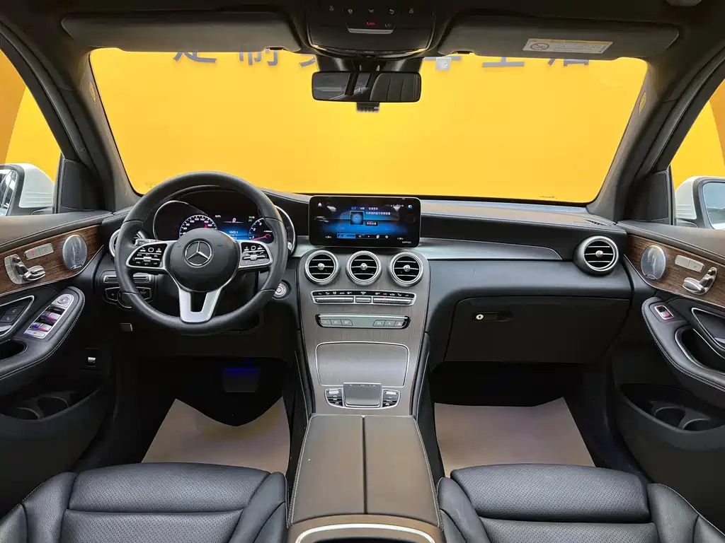 Mercedes-Benz GLC 2020 — фото 12